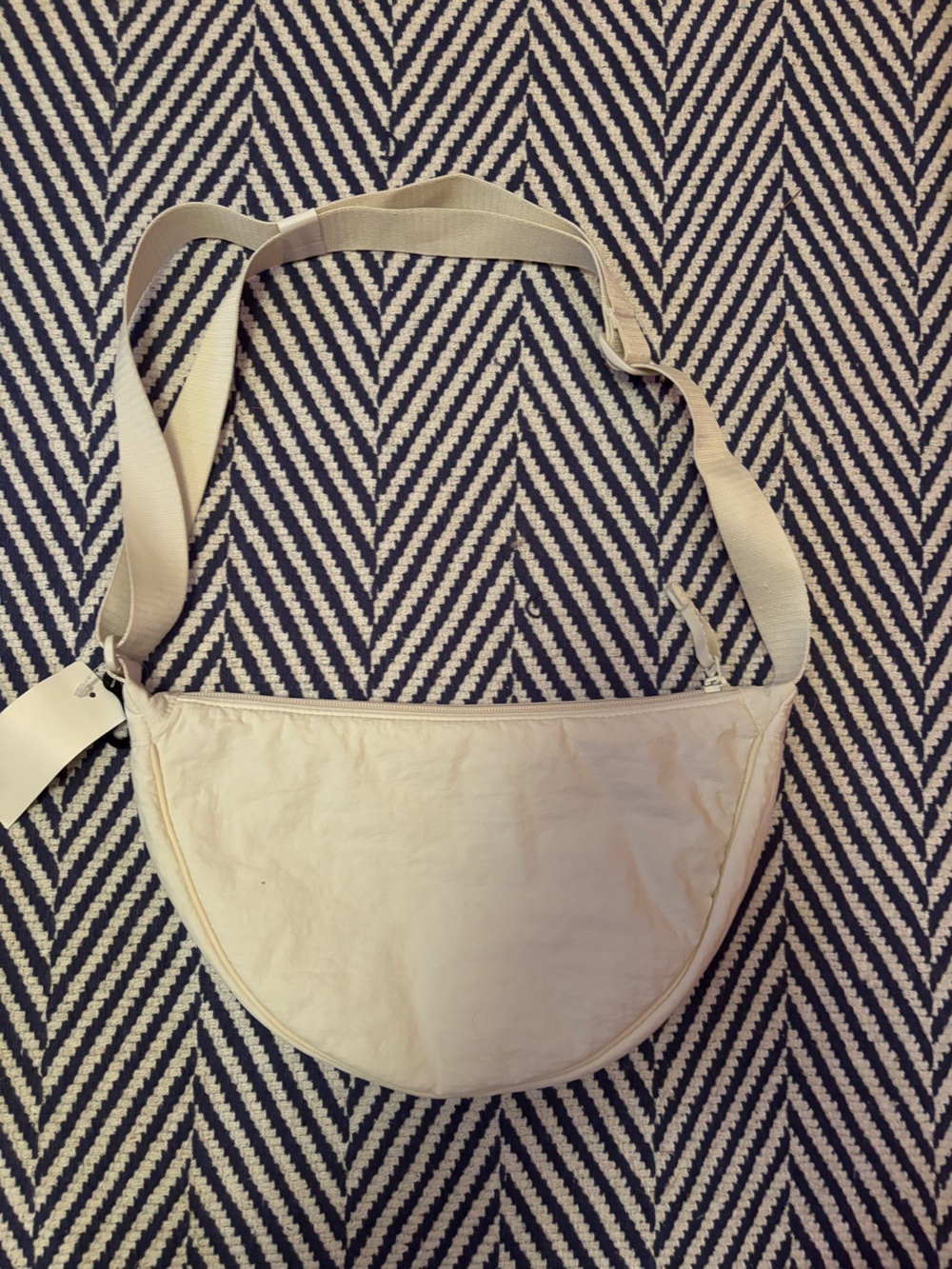 Uniqlo Mini Shoulder Bag with Strap w/ Cherry Blossom *Tokyo exclusive - Picture 3 of 4